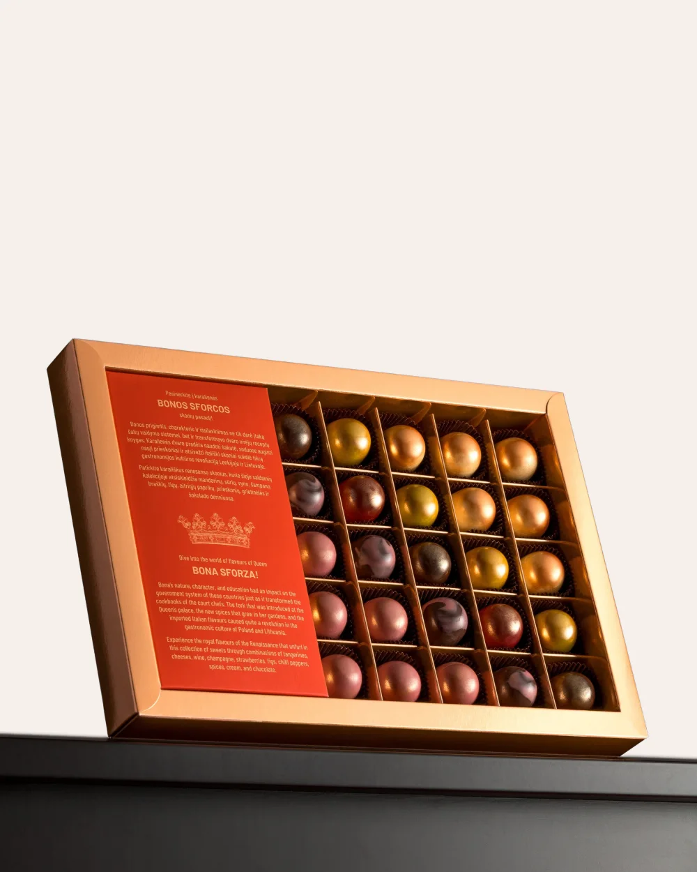 Open box of the “Bona” sweets set with colourful chocolates