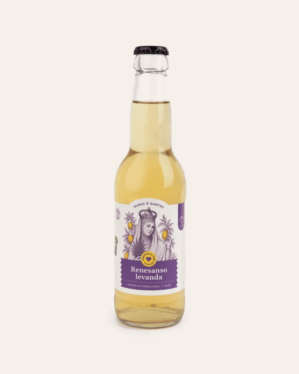 Gazuoto levandų limonado „Renesanso levanda“ butelis su violetine etikete šviesiame fone
