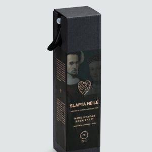 “Slapta meilė” home fragrance spray with a black gift box on a light background