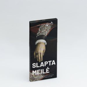 Closed “Slapta meilė” dark chocolate packaging with an image of Queen Barbara's hand