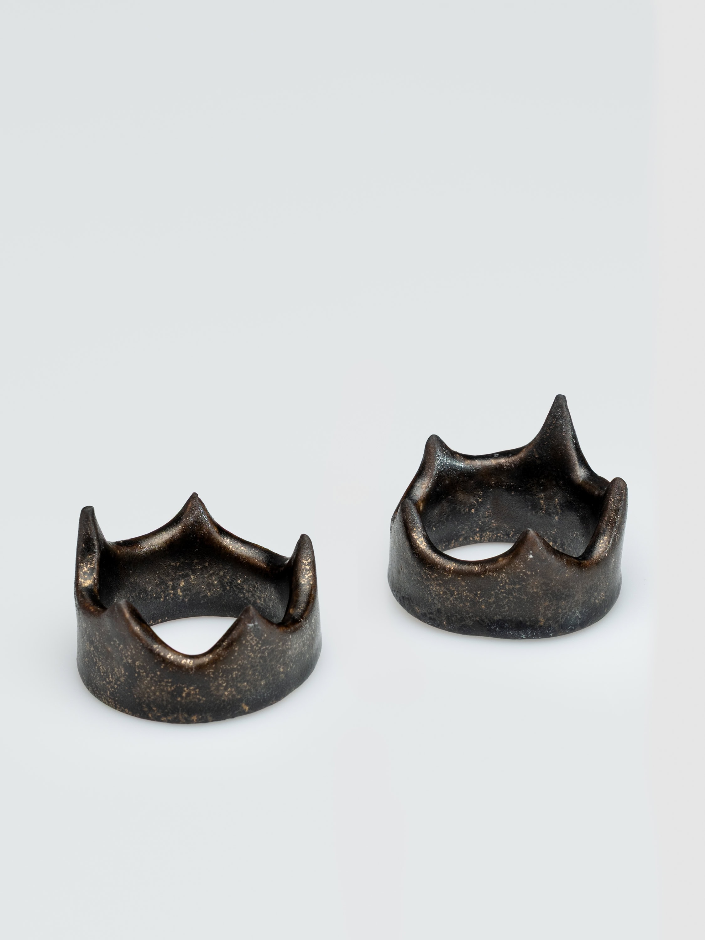 Vilniaus karūna, tamsaus aukso, 01