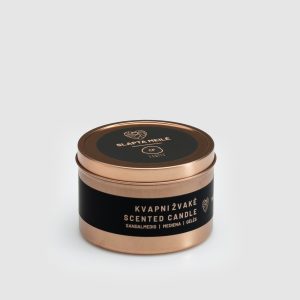 Closed copper-coloured tin candle “Little Slapta meilė” with a black label on a light background
