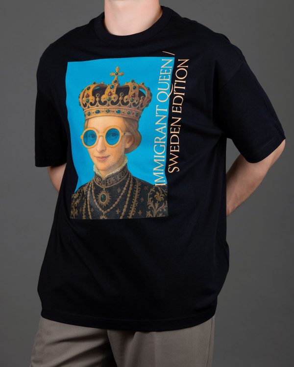 Marškinėliai „IMIGRANT QUEEN / SWEDEN EDITION“ - Image 3