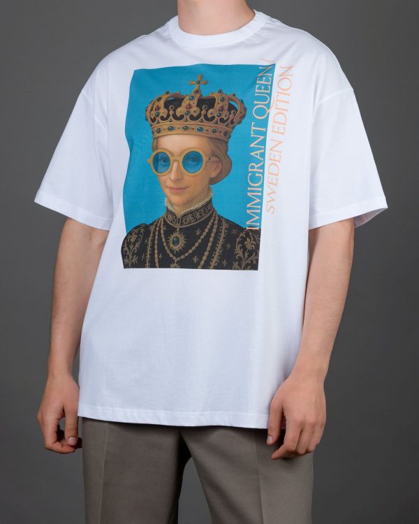 Marškinėliai „IMIGRANT QUEEN / SWEDEN EDITION“ - Image 8