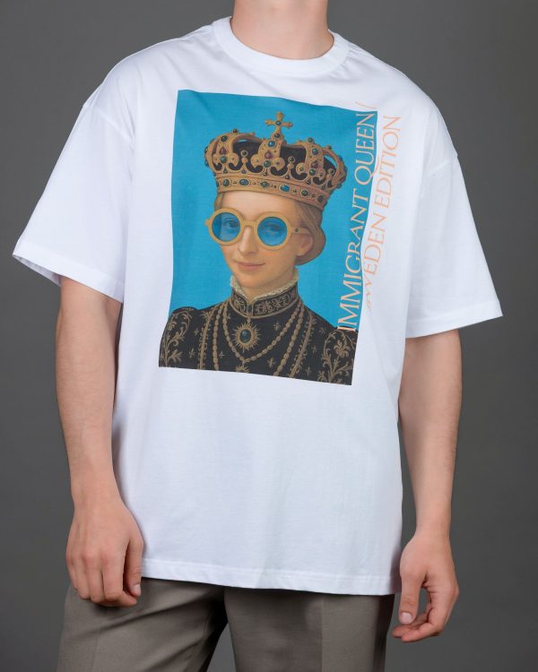 Marškinėliai „IMIGRANT QUEEN / SWEDEN EDITION“ - Image 6