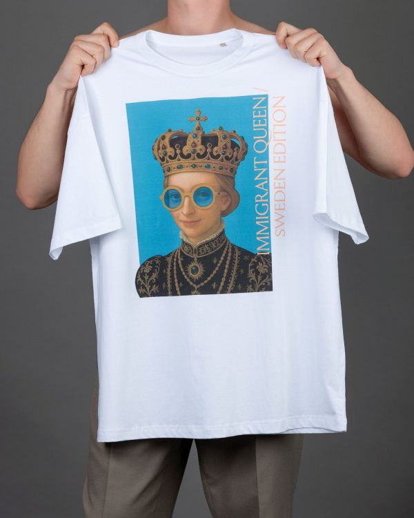 Marškinėliai „IMIGRANT QUEEN / SWEDEN EDITION“ - Image 2