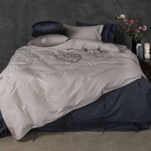 Vilniaus-sirdis-satino-almond-patalynes-komplektas-1536×1536-1