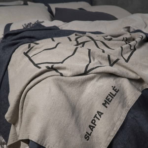 Karaliaus-ranksluostis-1536×1536-1