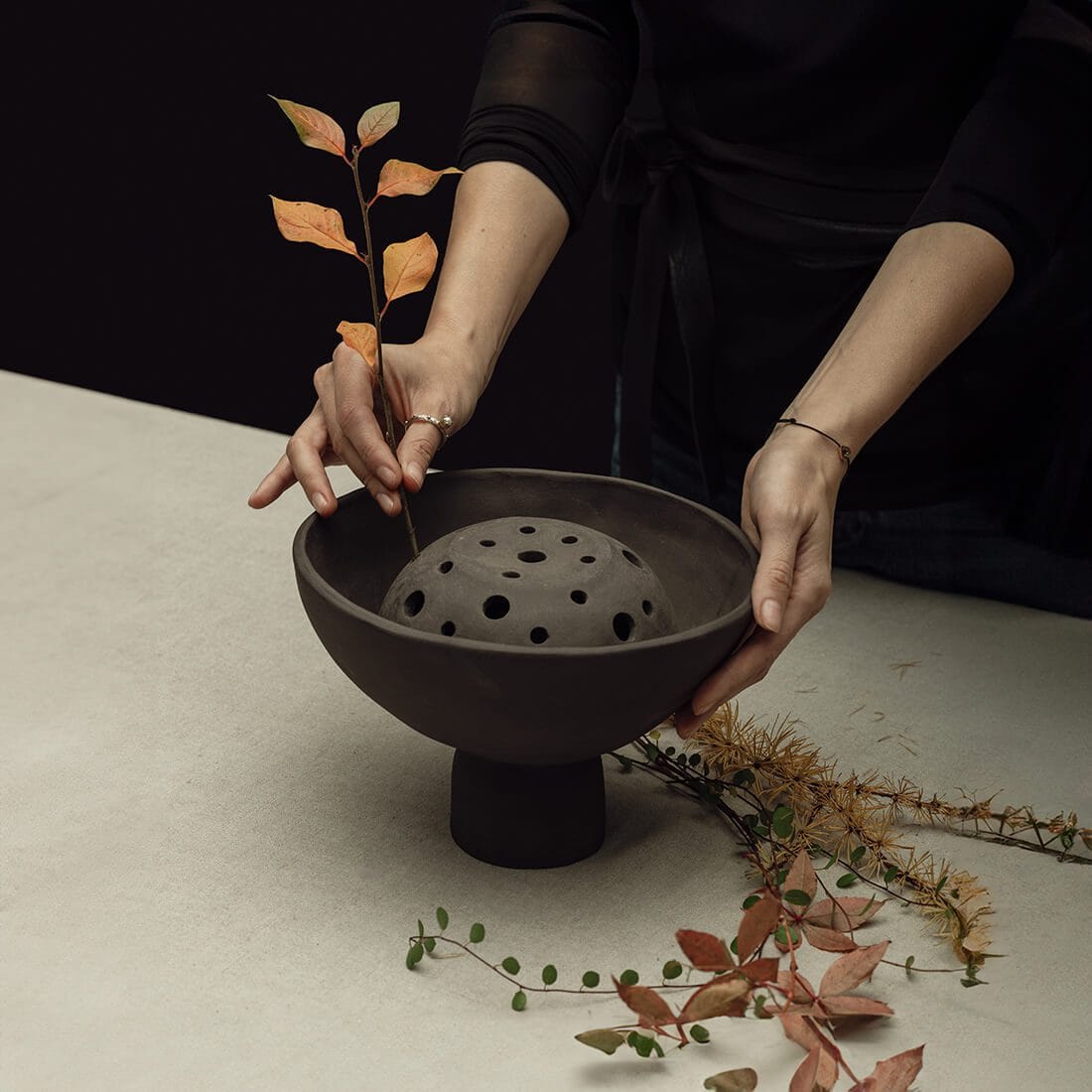 Renesansinio-stiliaus-puokstes-vaza_1