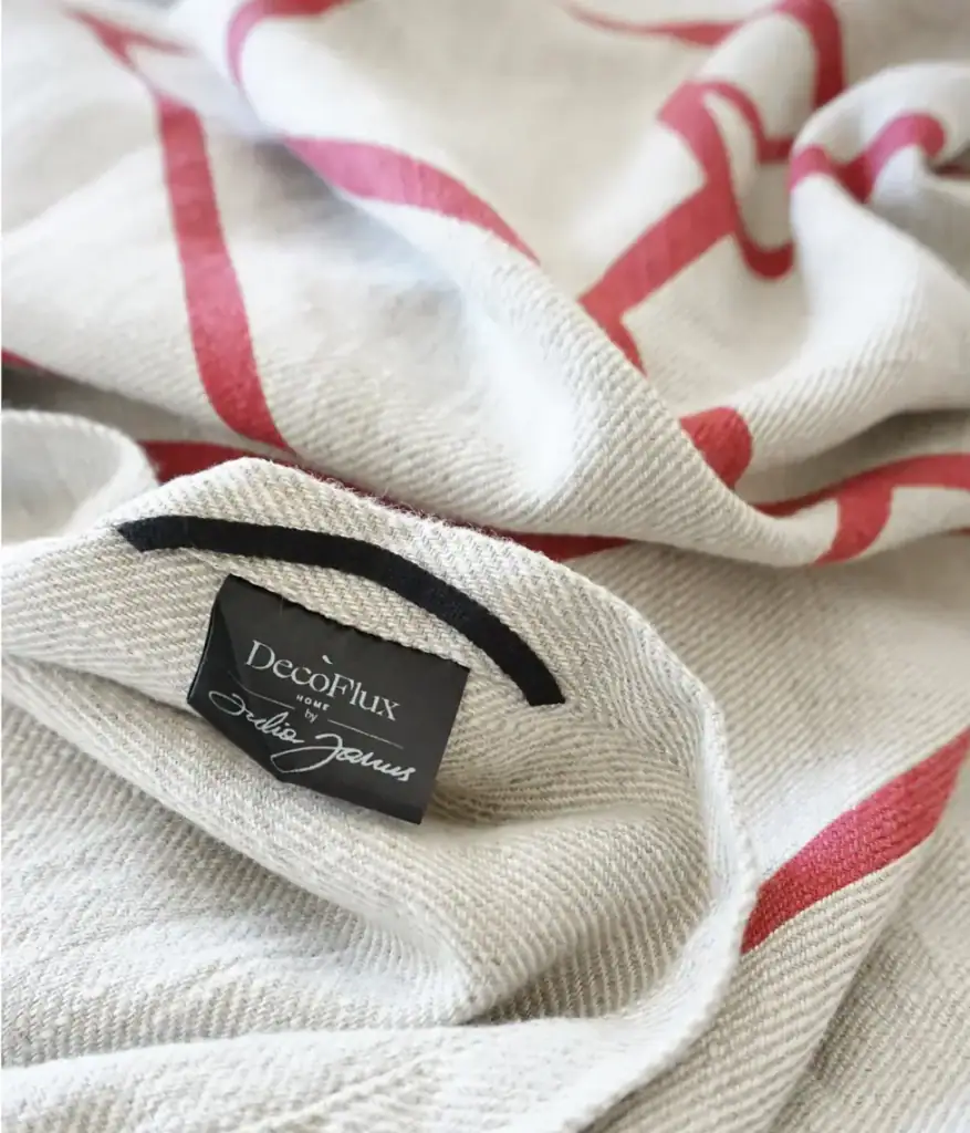 decoflux-lininis-papludimio-ranksluostis-slapta-meile-the-king-grey-red-linas-4
