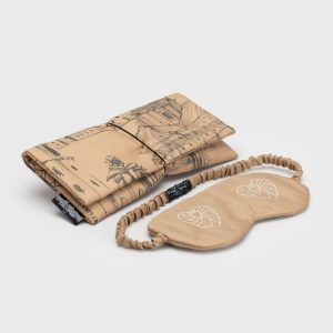 Cinnamon sleep mask “Royal Vilnius Love Story” and a folded case with a Vilnius drawing