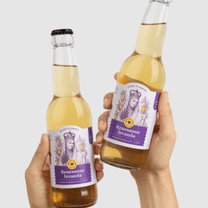 Gazuotas levandų limonadas Renesanso levanda