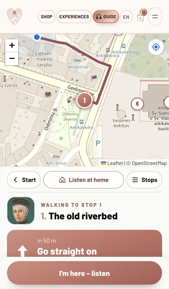 The audio guide leads to the stop: map, route and next turn