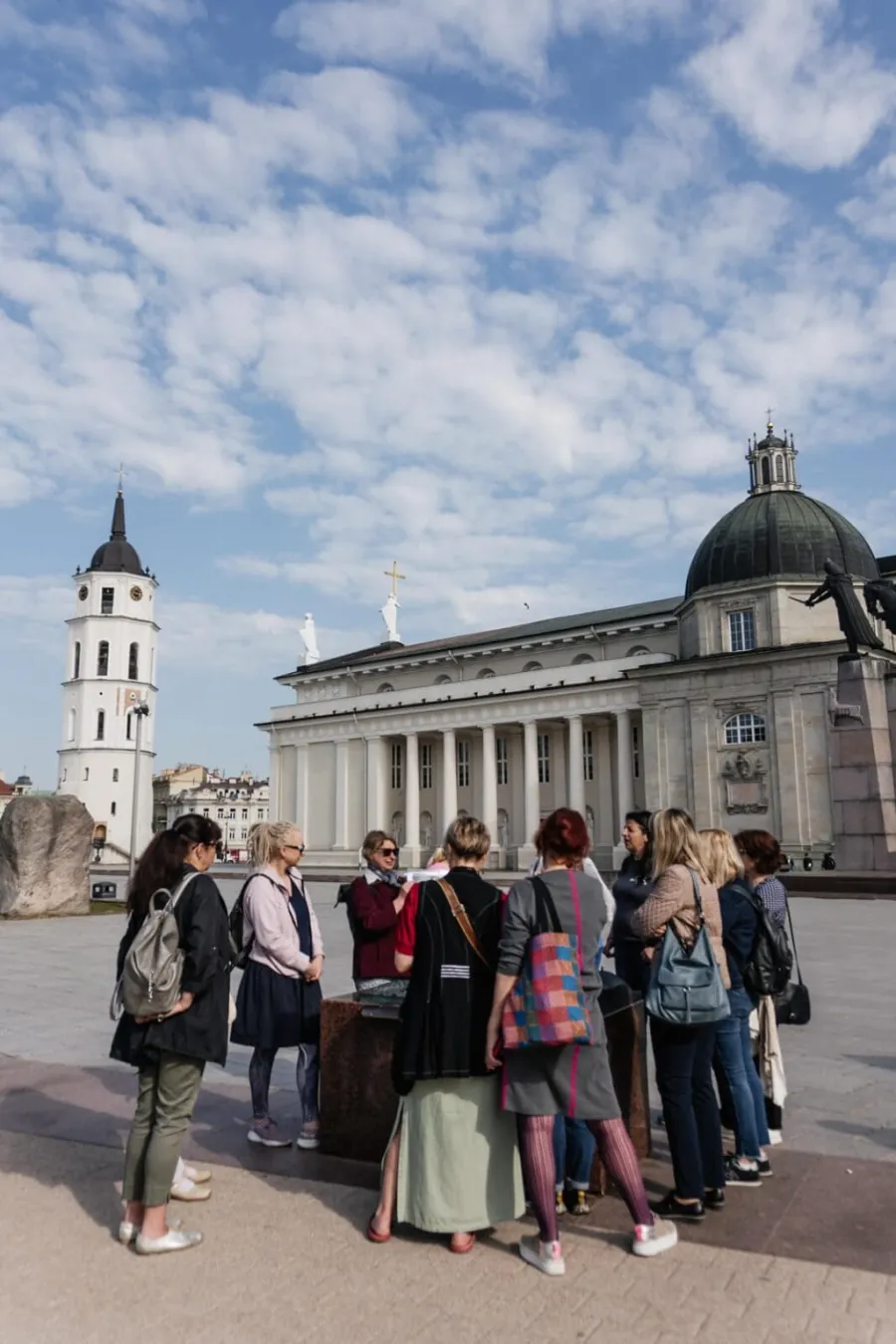 Tour participants in Cathedral Square in Vilnius – “Royal Vilnius Love Stories”