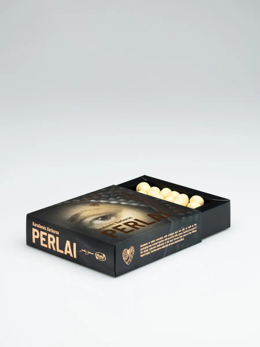 Open box of “Queen Barbara's Pearls” hazelnuts in white chocolate